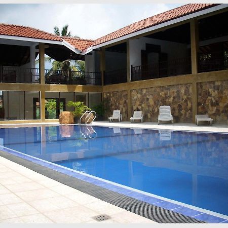 נגומבו Romantic Garden Hotel מראה חיצוני תמונה