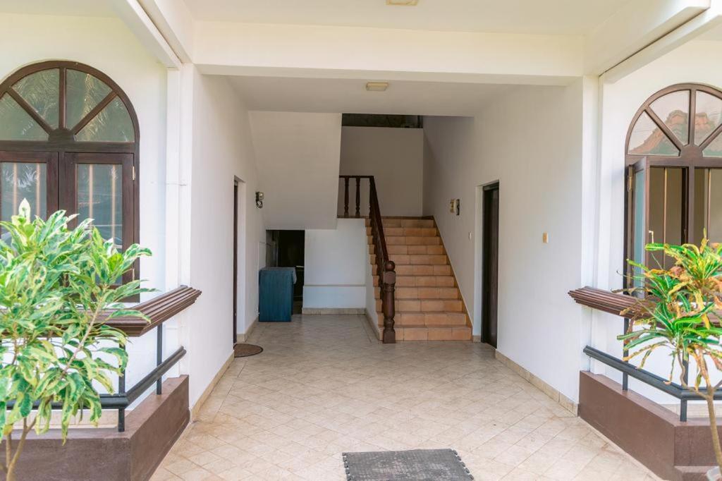נגומבו Romantic Garden Hotel מראה חיצוני תמונה