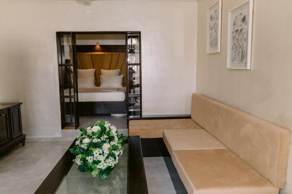 נגומבו Romantic Garden Hotel מראה חיצוני תמונה