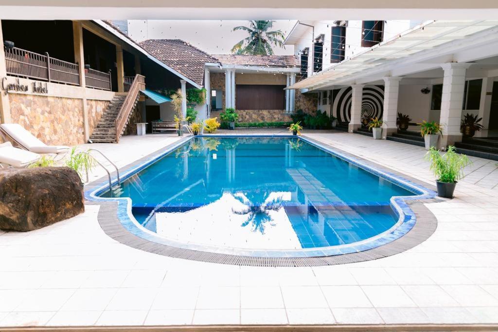 נגומבו Romantic Garden Hotel מראה חיצוני תמונה