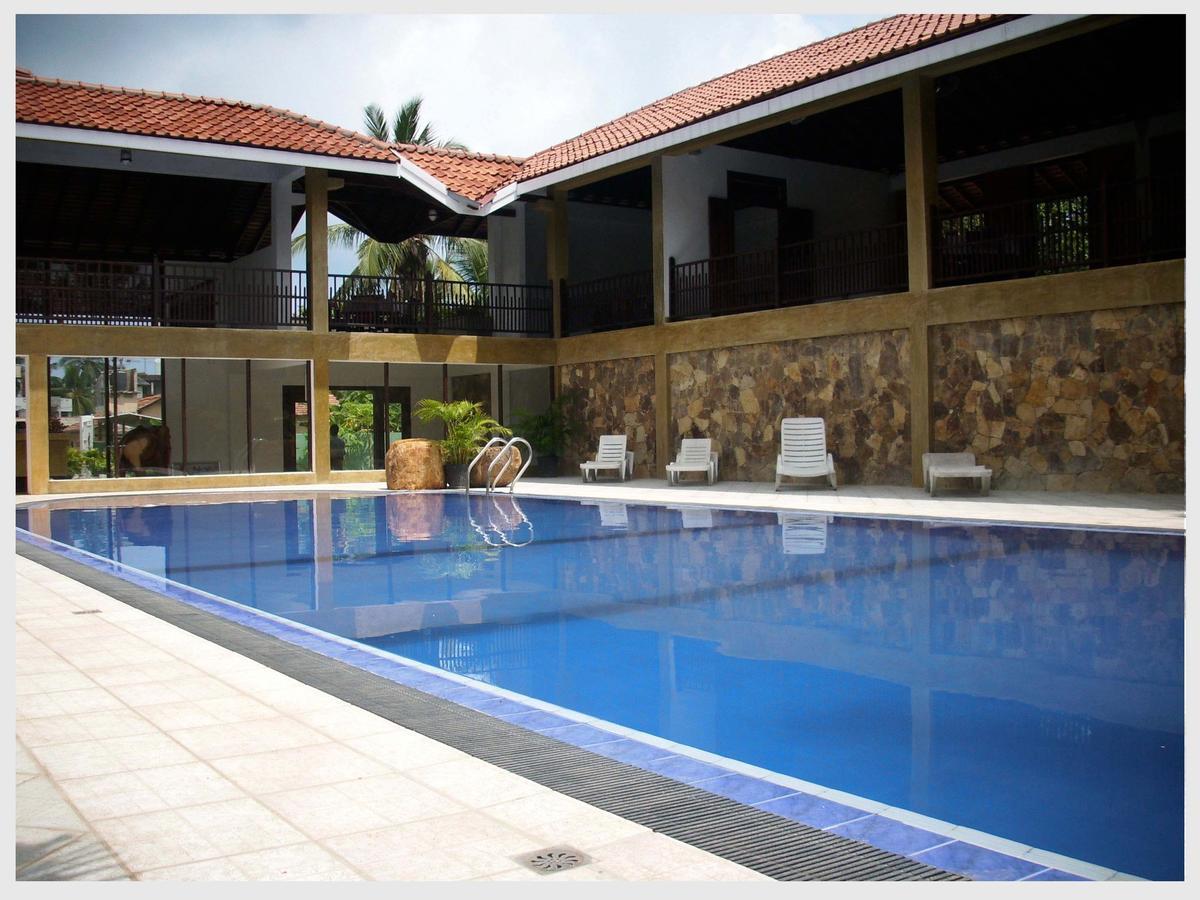 נגומבו Romantic Garden Hotel מראה חיצוני תמונה