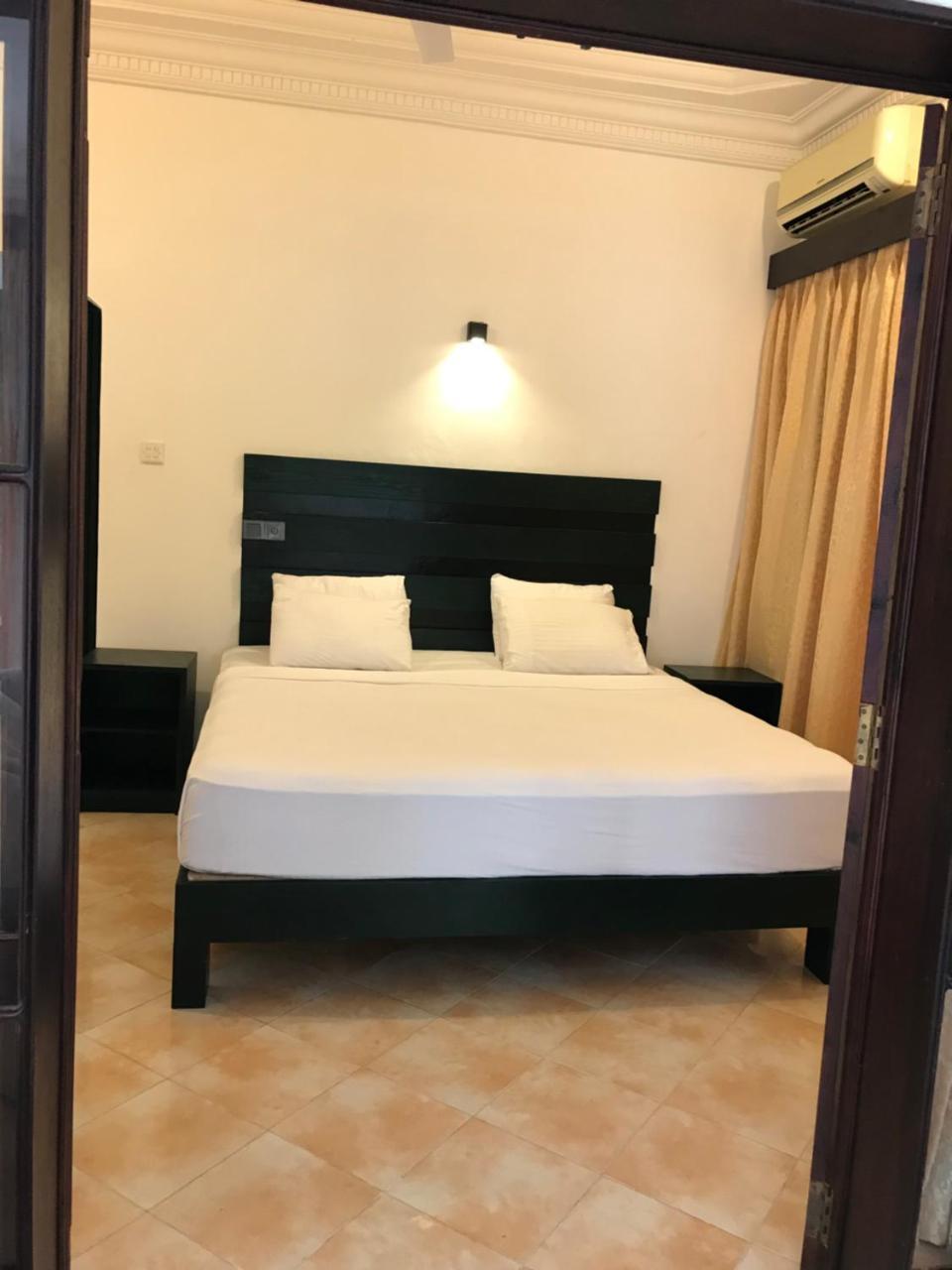 נגומבו Romantic Garden Hotel מראה חיצוני תמונה