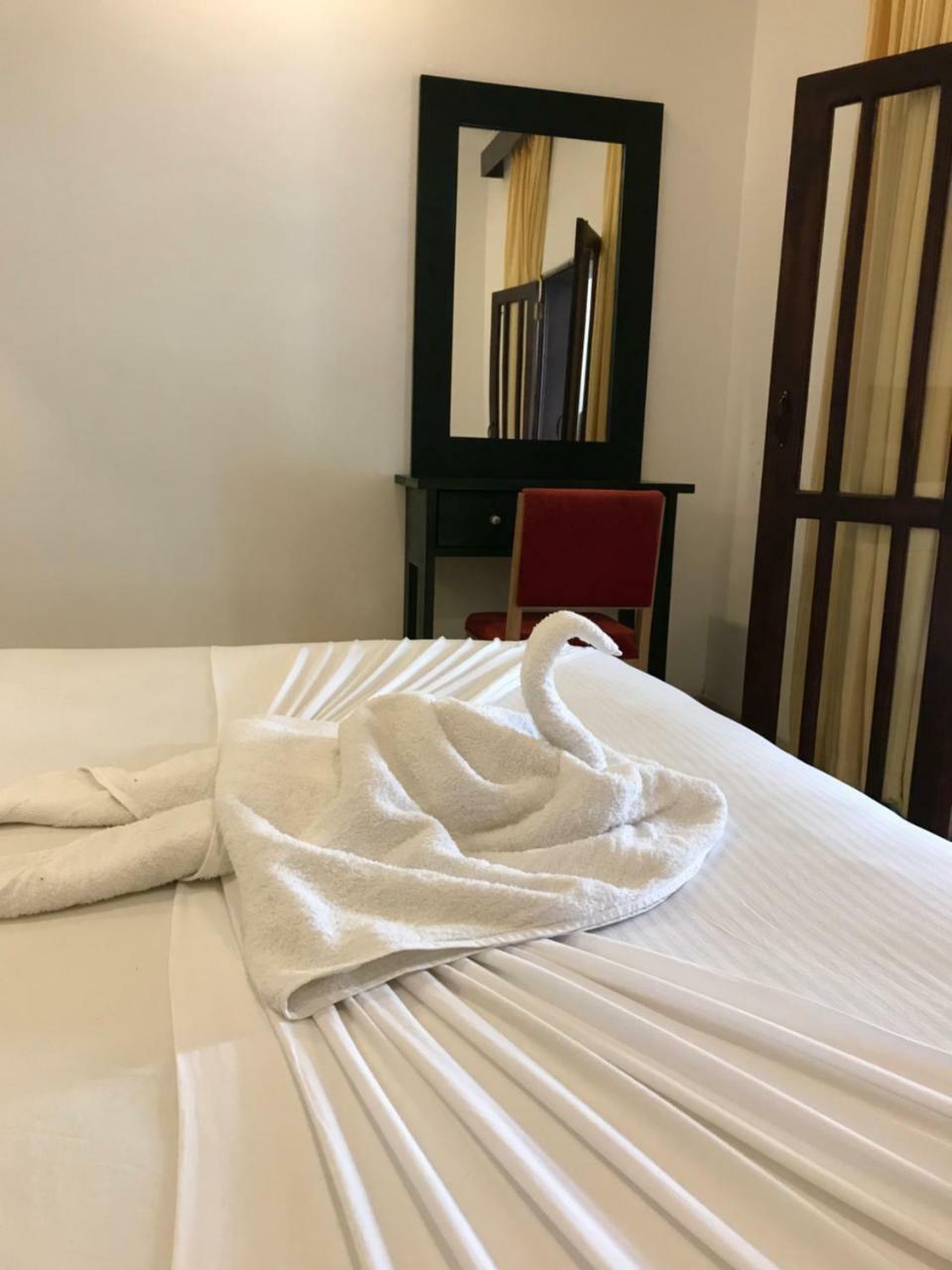נגומבו Romantic Garden Hotel מראה חיצוני תמונה